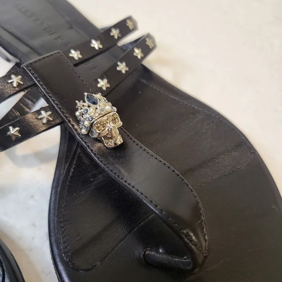 Alexander Mcqueen🔥🔥4X HOST PICK🔥🔥 Studded Flip Flops - Picture 4 of 16